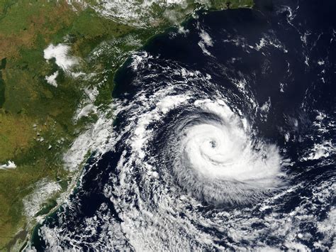 Hurricane & Tropical Cyclones .
